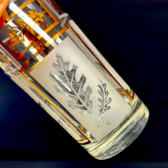 Retro DOMINION GLASS CO set of two frosted fall leaf design glasses - Picture 7 of 8